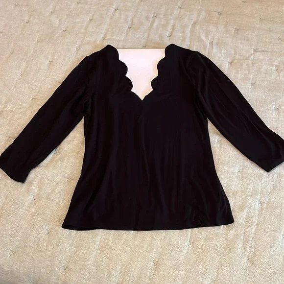 Black 3/4 sleeve top with scalloped neck line - Picture 2 of 2